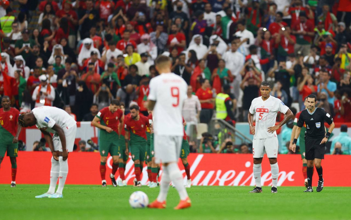 ޕޯޗުގަލް އަދި ސްވިޒަލެންޑް ބައްދަލުކުރި މެޗުގެ ތެރެއިން - ފޮޓޯ: ރޮއިޓާސް