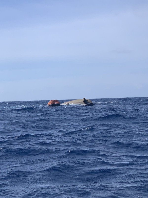 ލޭންޑިންގ ކްރާފްޓެއް ބަންޑުންޖަހާލައި، އެއިން ދަތުރުކުރި އެކަކު ގެއްލިގެން ހޯދަނީ