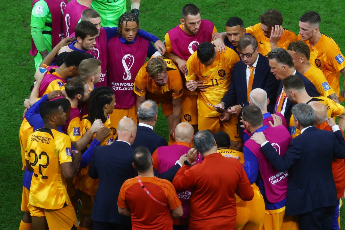 އާޖެންޓީނާ އަދި ނެދަލެންޑްސް ކުޅުނު މެޗުގެ ތެރެއިން - ފޮޓޯ: ރޮއިޓާސް