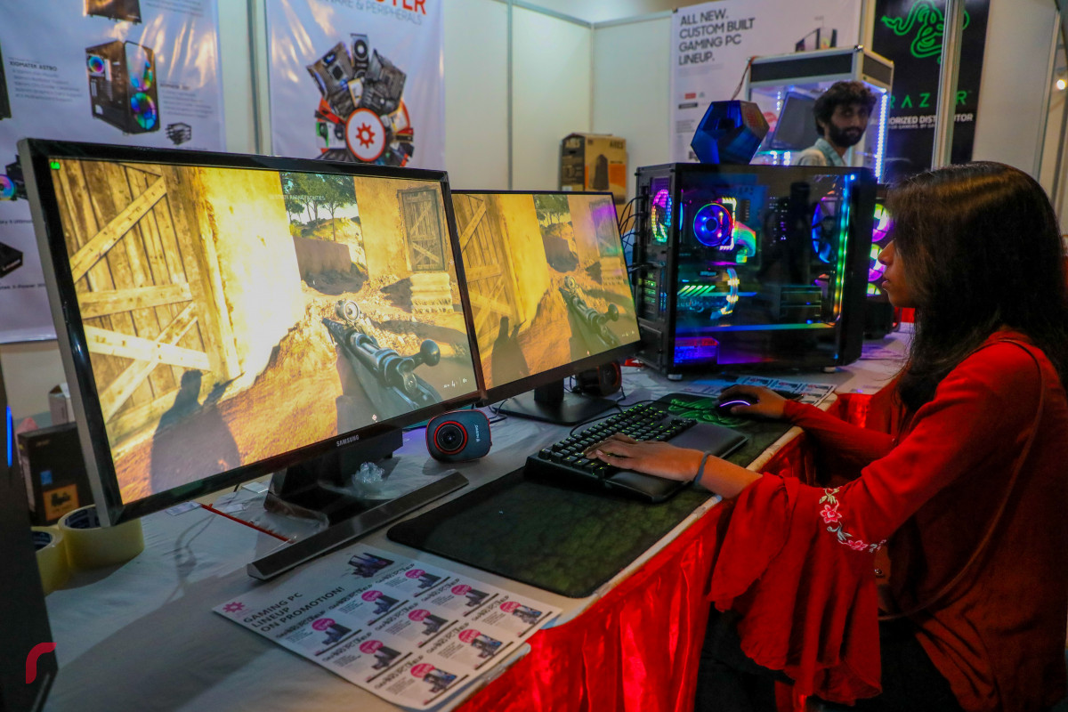 ނެޝަނަލް އާޓް ގެލަރީ ގައި ބޭއްވި ކޮސްޕްލޭ ގޭމިންގް ކޮންވެންޝަންގެ ތެރެއިން -- ފޮޓޯ : ޔޫސުފް ސޮފްވާން