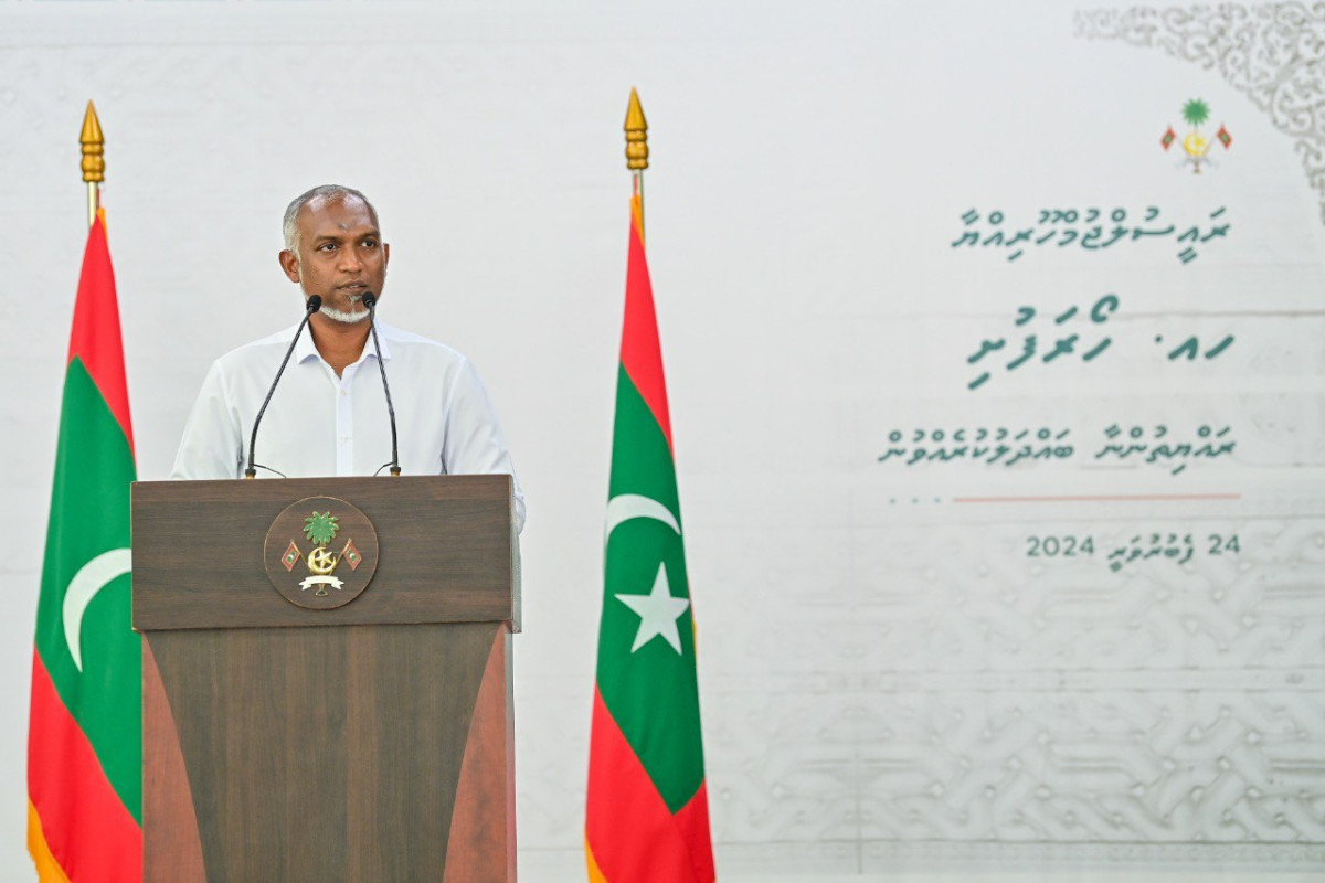 President Muizzu speaking to residents of Hoarafushi island
