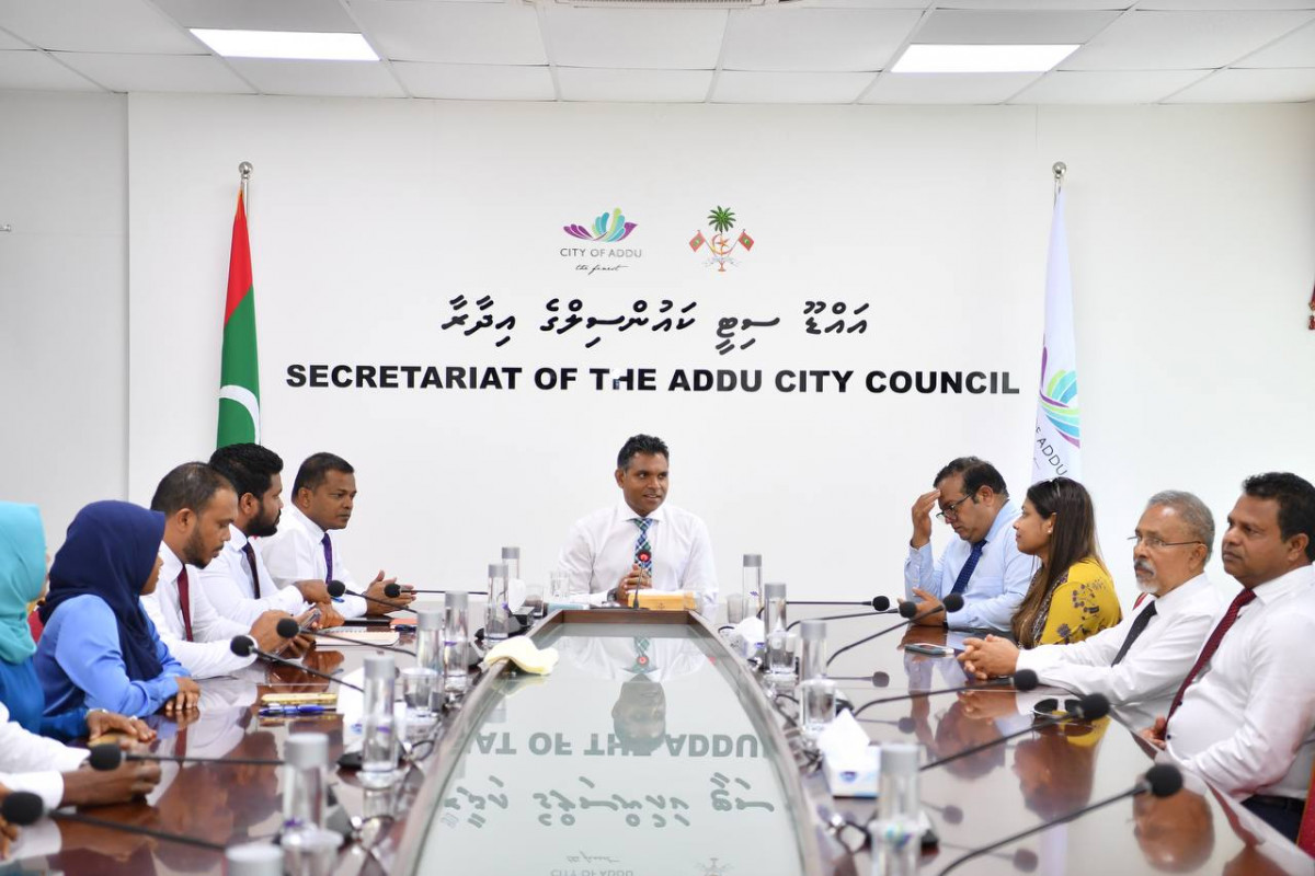 VP Naseem met Addu City and WDC members on Thursday