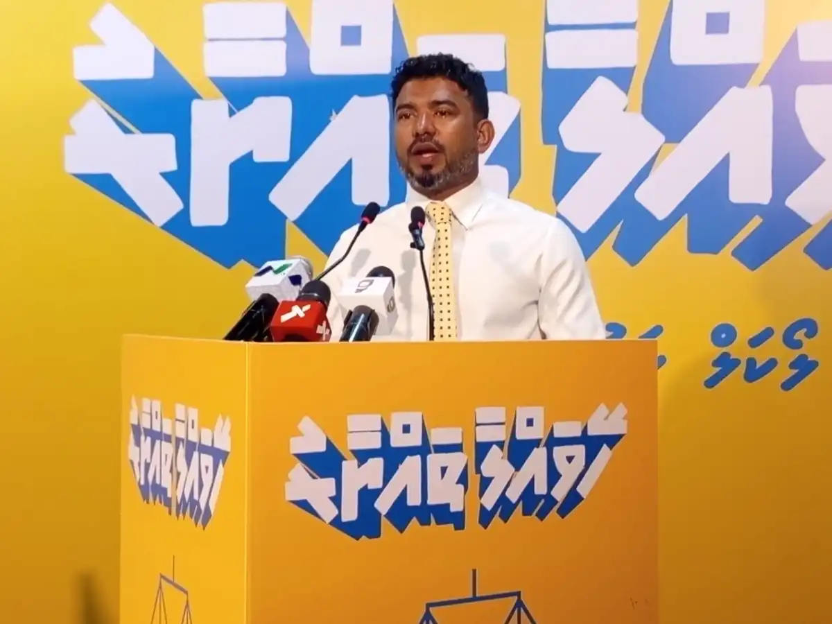 އެމްޑީޕީގެ ނޫސްވެރިންގެ ބައްދަލުވުމުގައި ލޯކަލް ކައުންސިލް އިންތިޚާބަށް އެމްޑީޕީން ހަމަޖައްސާފައިވާ ތަރުޖަމާން ދިއްދޫ ދާއިރާގެ ރައީސް އަބްދުﷲ ވަހީދު ވާހަކަ ދައްކަވަނީ.