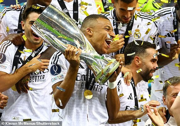 އެމްބާޕޭ ސުޕަކަޕް ތައްޓާއެކު