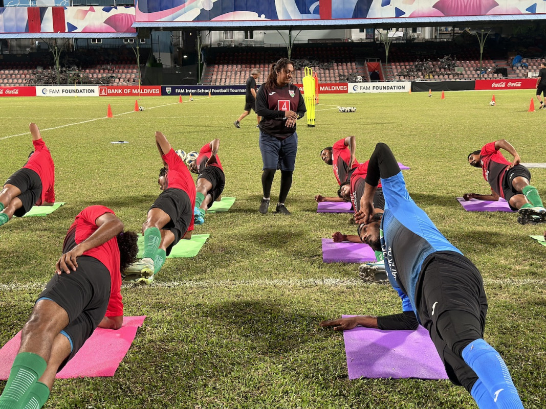 މުއީނާ ޤައުމީ ޓީމްގެ ޕްރެކްޓިސްގައި ކުޅުންތެރިންނަށް ކިޔައިދެނީ