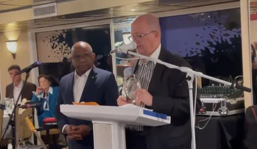 ޝާހިދުއަށް އައިއޭޕީއާރްގެ އޮނަރަރީ މެމްބަރޝިޕް ލިބިވަޑައިގަތުން