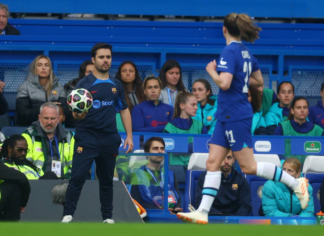 ބާސެލޯނާގެ ކޯޗު ޖޮނަތަން ގިރާލްޑޭޒް