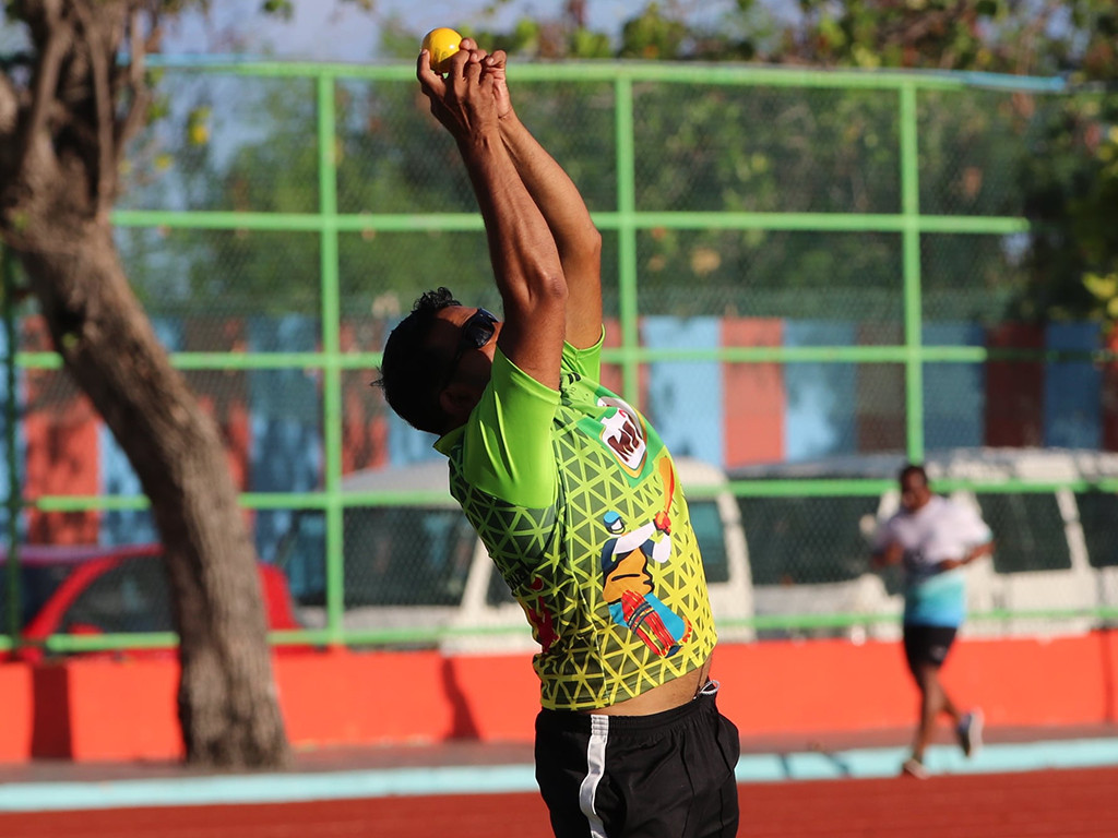 އޮފީސް މުބާރާތުގައި ހޮނިހިރު ދުވަހުގެ މެޗެއްގެ ތެރެއިން