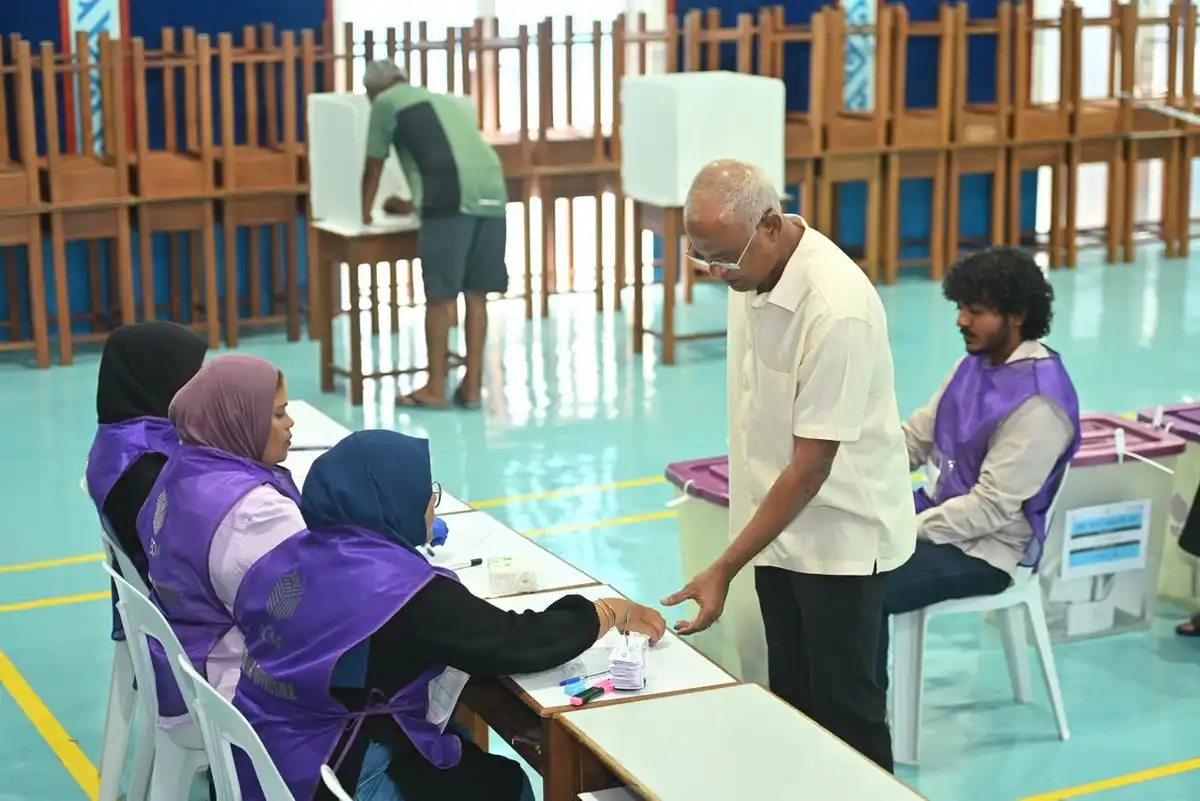 ކުރީގެ ރައީސް އިބްރާހިމް މުހައްމަދު ސޯލިހު ވޯޓު ލައްވައިފި