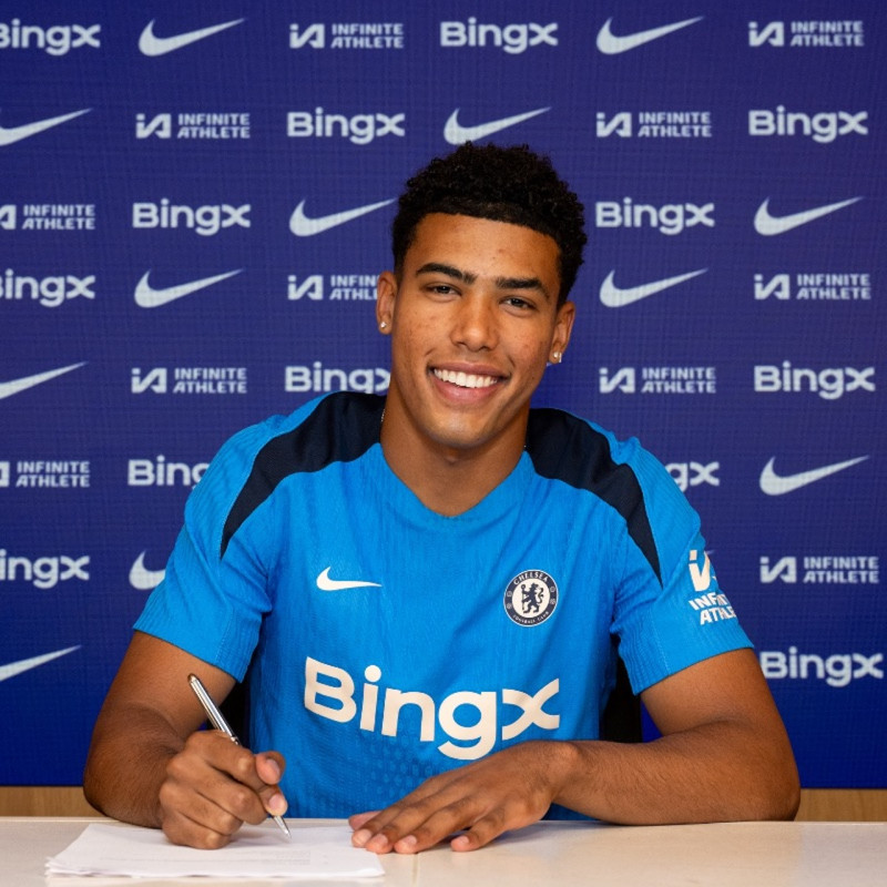 ޗެލްސީއާ އަލަށް ގުޅުނު ކަލެބް ވިލޭ