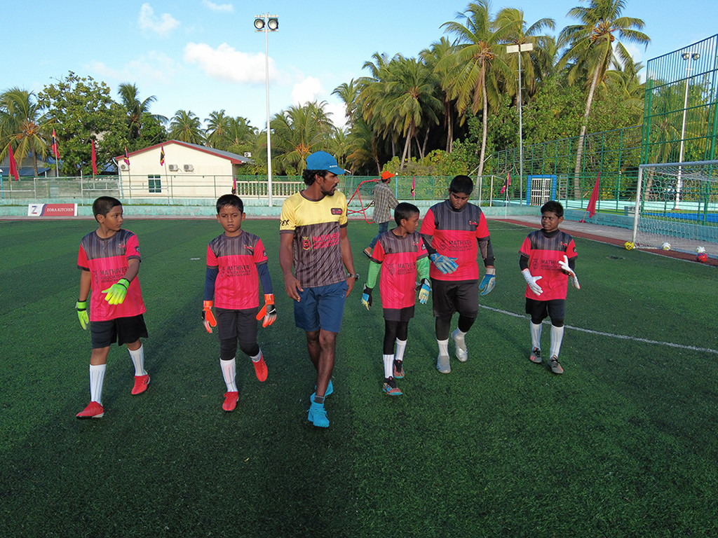 އިމްރާން މާންސް އެކަޑަމީގައި ކުޅުންތެރިން ތަމްރީނުކުރަނީ: ފޮޓޯ-ޙަފްޞީ