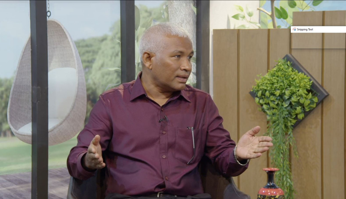 ކެއަރ ސޮސައިޓީގެ އެގްޒެކެޓިވް ޑައިރެކްޓަރ އަޙްމަދު އާތިފް 