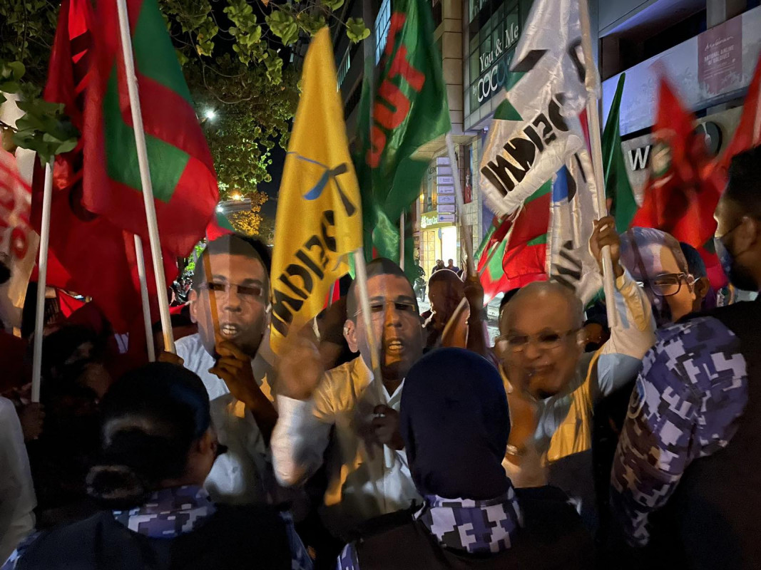 އިދިކޮޅުން ކުރިއަށް ގެންދިޔަ އިންޑިއާ އައުޓް މުޒާހަރާގެ ތެރެއިން