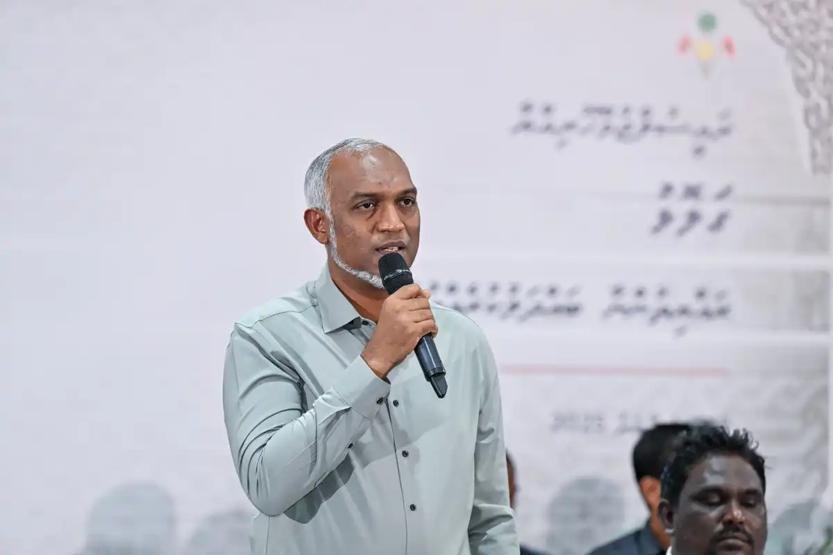 ރައީސުލްޖުމްހޫރިއްޔާ ޑޮކްޓަރ މުޙައްމަދު މުޢިއްޒު ގަލޮޅު ރައްޔިތުންނާ ބައްދަލުކުރައްވައި ދެއްކެވި ވާހަކަފުޅު