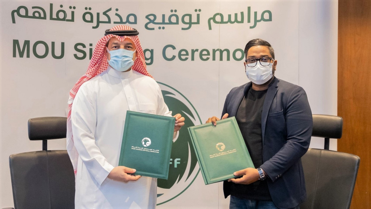 އެފްއޭއެމުގެ ރައީސް ބައްސާމާއެކު ސައުދީ ފުޓްބޯޅަ ފެޑެރޭޝަނުގެ ރައީސް ޔާސިރް