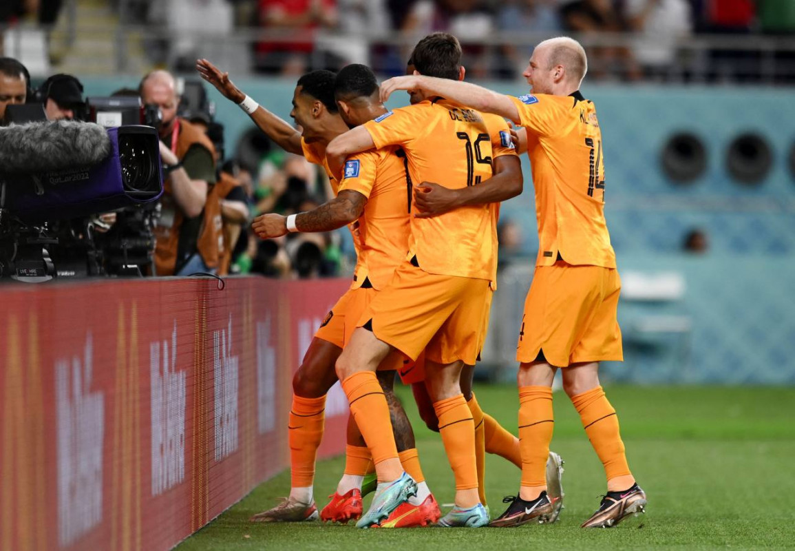 އެމެރިކާ އަދި ނެދަލެންޑްސް ކުޅުނު މެޗުގެ ތެރެއިން - ފޮޓޯ: ރޮއިޓާސް