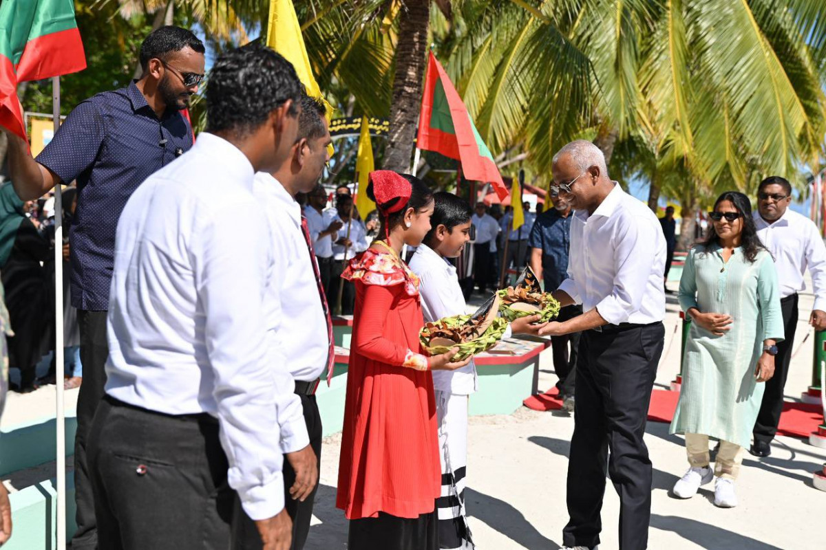 ރައީސް ނިލަންދުއަށް ވަޑައިގަތުން