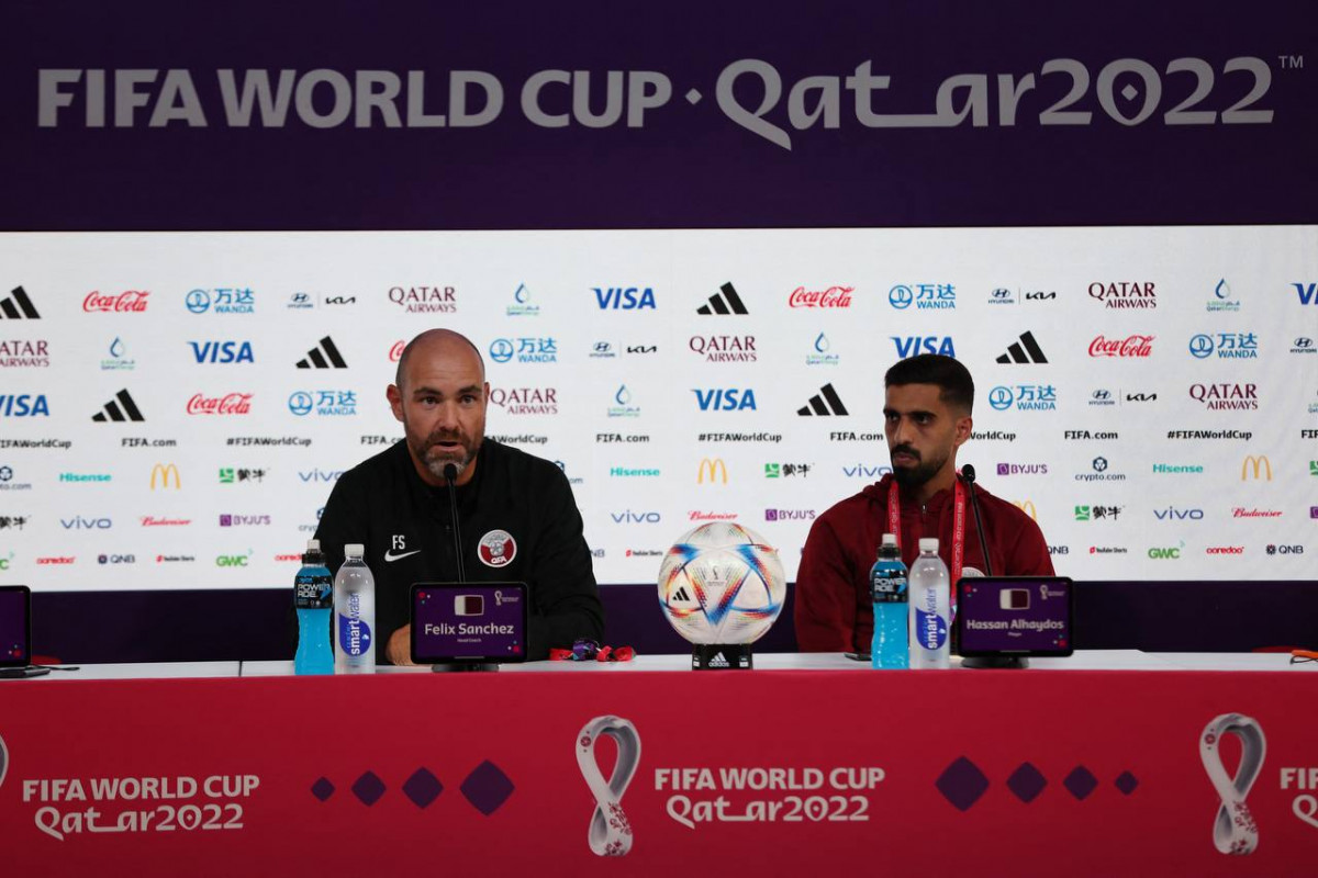 ޕްރެސް ކޮންފަރެންސްގައި ޤަތަރުގެ ކޯޗު ސަންޗޭޒް އަދި ކެޕްޓަން ޙަސަން އަލީ ހައިދޯސް