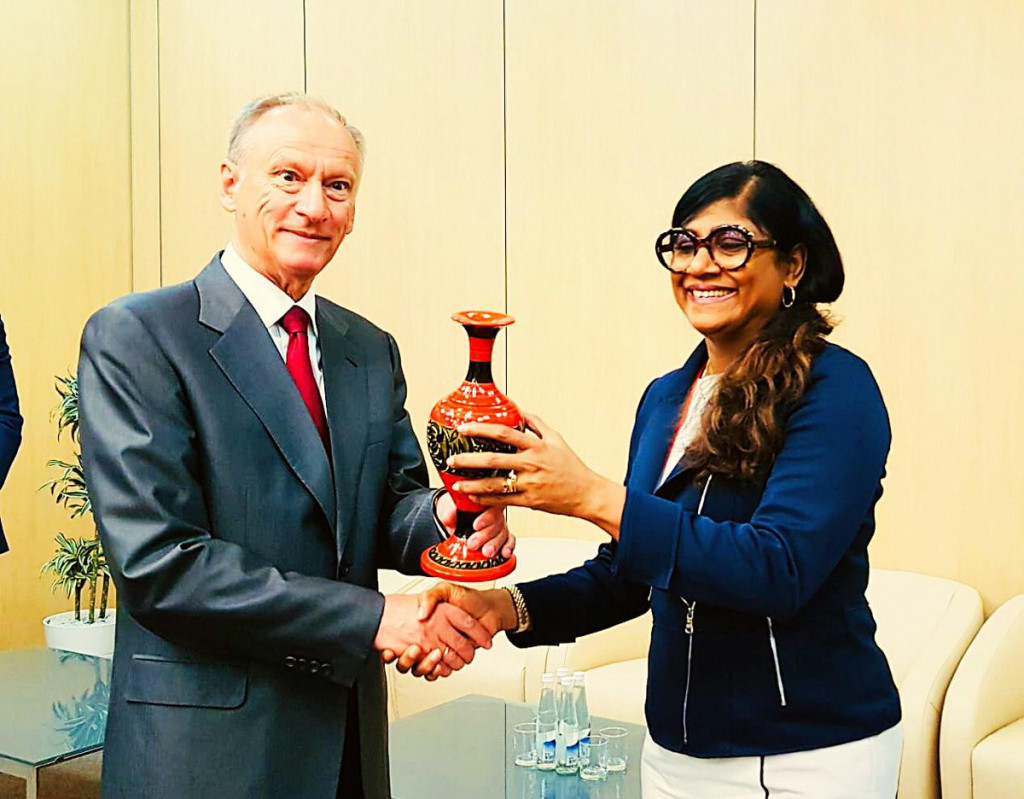 ރަޝިއާގެ ސެކިއުރިޓީ ކައުންސިލްގެ ސެކްރެޓަރީ ނިކޮލާއި ޕަޓްރޫޝޭވް، ޑިފެންސް މިނިސްޓަރު މާރިޔާ ބައްދަލު ކުރައްވަނީ