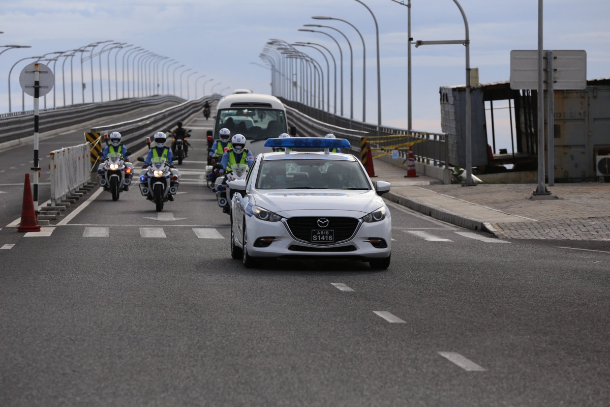 ސިނަމާލެ ބްރިޖުގައި ފުލުހުން ހަރަކާތްތެރިވަނީ