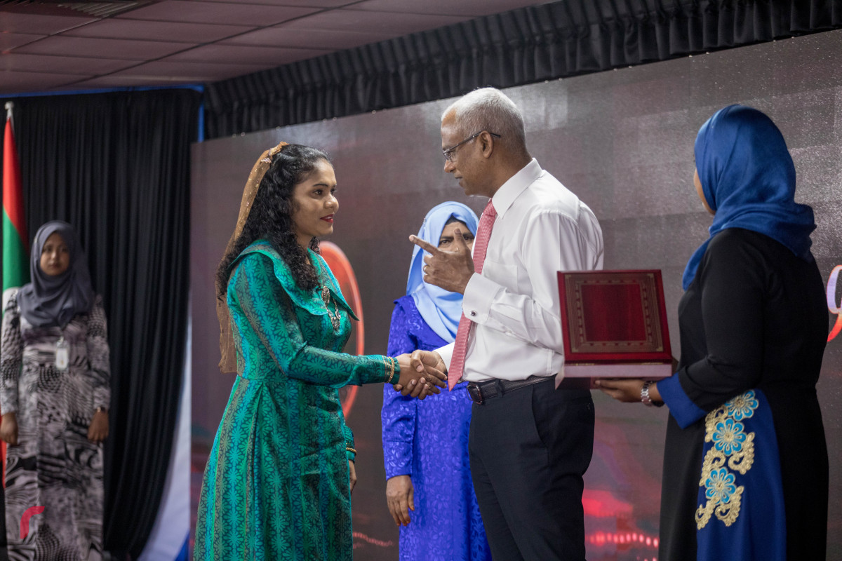 8 ޖުލައި 2019 --ރިވެލި އެވޯޑު ދިނުމަށް ބޭއްވި ހަފްލާގެ ތެރެއިން. .- ފޮޓޯ: ޝުއައިބް މުހައްމަދު