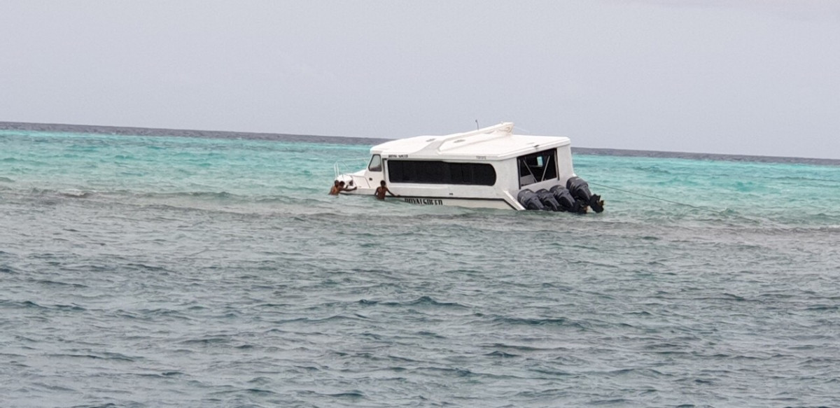 ލޯންޗު ފުންކުރުމުގެ މަސައްކަތުގައި ކޯސްޓްގާޑްގެ ޑްރައިވަރުން ދަނީ ހަރަކާތްތެރިވަމުން