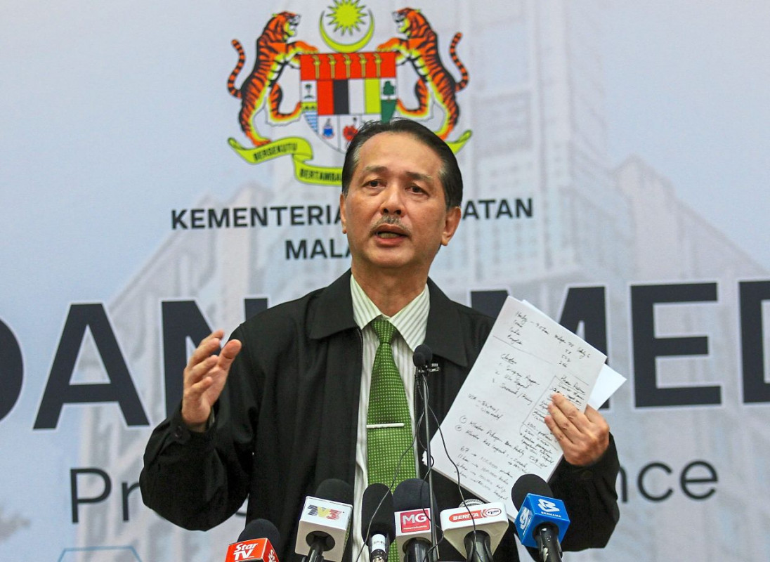 މެލޭޝިޔާގެ ޑައިރެކްޓަރ ޖެެނެރަލް އޮފް ހެލްތް ޑރ. ނޫރް ހިޝާމް އަބްދުﷲ