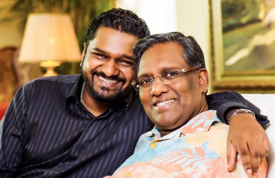 ޑރ. ވަހީދާއި ދަރިކަލުން ޖެފްރީ ސާލިމް ވަހީދު - ފޮޓ: ފޭސްބުކް