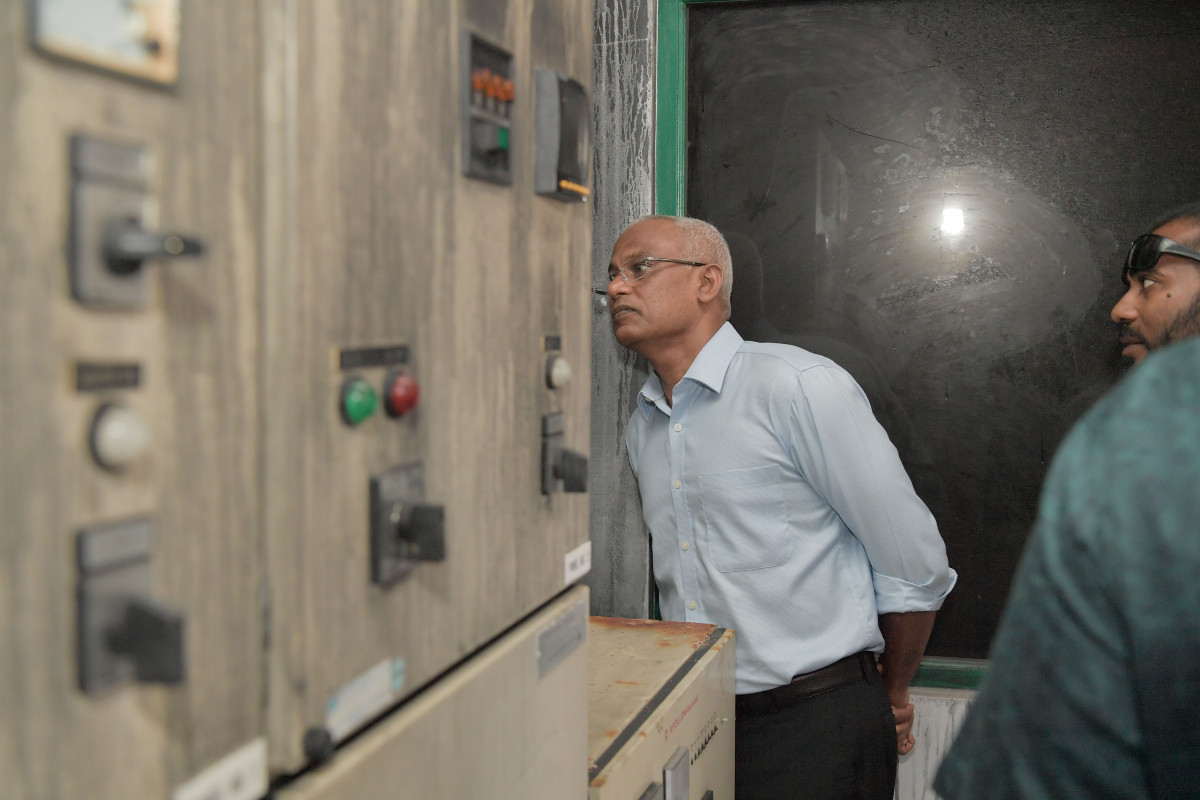 13 ޖުލައި 2019 --ރައީސް ވަނީ ތިނަދޫ އިންޖީނުގެއަށް ޒިޔާރަތްކުރައްވާ އެތަނުގެ މަސައްކަތްތައް ބައްލަވައިލާފައި-- ފޮޓޯ: ރައީސްއޮފީސް