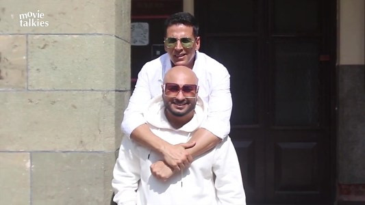 އަކްޝޭ ވަނީ މީގެ ކުރިންވެސް ބީ ޕްރާކްއާ އެކު މަސައްކަތް ކޮށްފައި