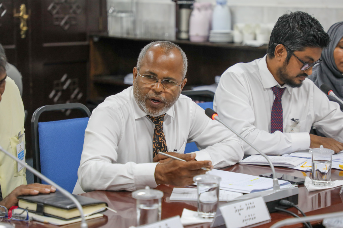 ސިޓީ ކައުންސިލްގެ މެމްބަރުން ހާޒިރުކޮށް، ބޭއްވި ލާމަރުކަޒީ ކޮމެޓީގެ ބައްދަލުވުން -- ފޮޓޯ: ޔޫސުފް ސޮފްވާން