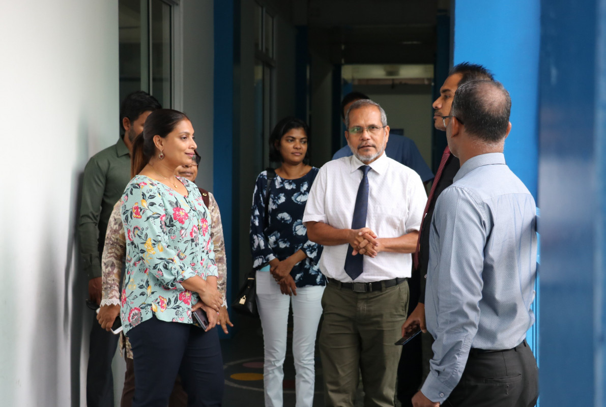 އެޑިއުކޭޝަން މިނިސްޓަރ އައިޝަތު އަލީ ބައެއް ސުކޫލުތަކަށް ވަޑައިގެން ދަރރިވަރުންގެ ހާލު ބައްލަވާލައްވަނީ