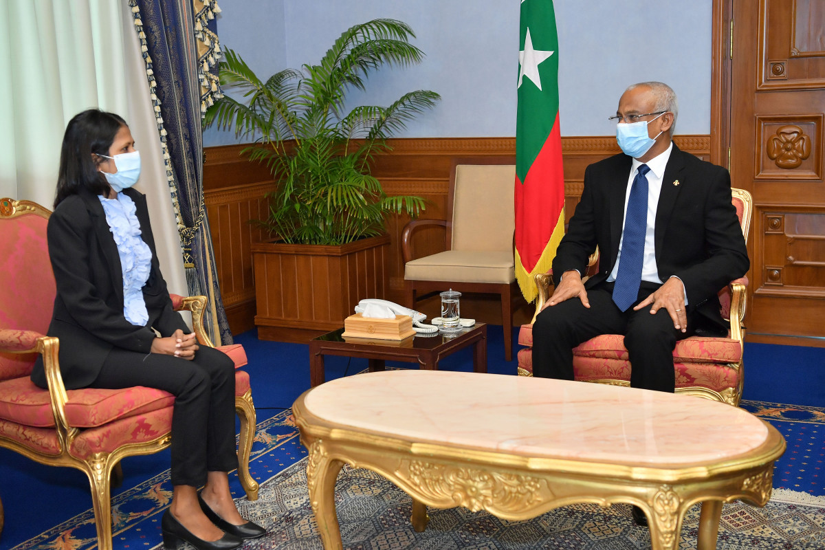 ޖޭއެސްސީގެ މެމްބަރުކަމަށް އާމިނަތު އުއްމުކުލްޘޫމް އައްޔަންކުރެއްވުން - މީގެކުރިން މިނިސްޓްރީ އޮފް ހެލްތް އެންޑް ޖެންޑަރ އާއި މިނިސްޓްރީ އޮފް އެޑިއުކޭޝަންގައި އިސްމަޤާމުތައް އުއްމުކުލްޘޫމް ފުރުއްވާފައިވެ-- ފޮޓޯ: ރައީސް އޮފީސް