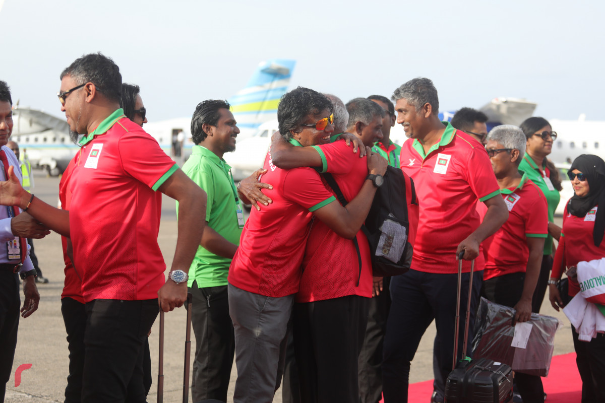 29 ޖުލައި 2019 --ދިވެހި ޓީމުގެ ޑެލިގޭޝަނަށް ވެލާނާ އިންޓަރނޭޝަނަލް އެއާރޕޯޓުން މަރުހަބާ ދަންނަވަނީ-- ފޮޓޯ: ޝުއައިބް މުހައްމަދު