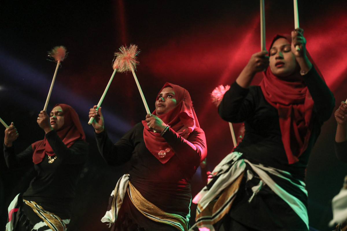 13 އޮގަސްޓް 2019 | ހއ. ހޯރަފުށި -- ހާއުފާ އީދު ޝޯވގެ 3 ވަނަރޭ. މި ޝޯވގައި ގްރެވިޓީ ބޭންޑްގެ އިތުރުން ހޯރަފުށީގެ ޒުވާނުންގެ ހަރަކާތްތައް ފެނިގެން ގޮސްފައިވޭ -- ފޮޓޯ: ޝުއައިބް މުހައްމަދު