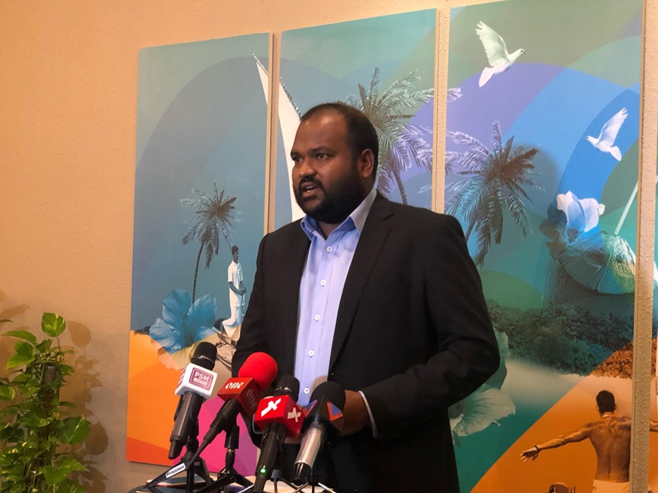 ޓޫރިޒަމް މިނިސްޓަރު އަލީ ވަހީދު