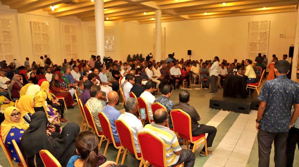 އެމްޑީޕީގެ މެމްބަރުންނާއި ރައީސް ނަޝީދު ބައްދަލުކުރެއްވުން -- ފޮޓޯ: ޓުވިޓަރ