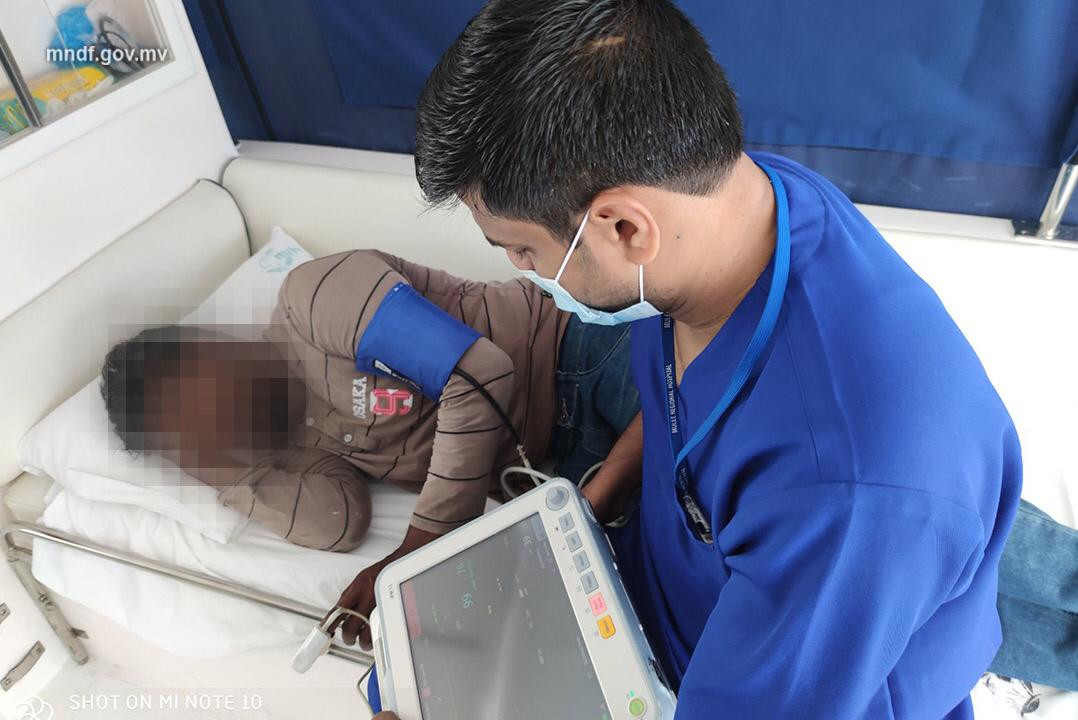 ލޮލަށް ބުޅި ހެރުނު އުމުރުން 28 އަހަރުގެ މީހާއަށް ފަރުވާދެނީ