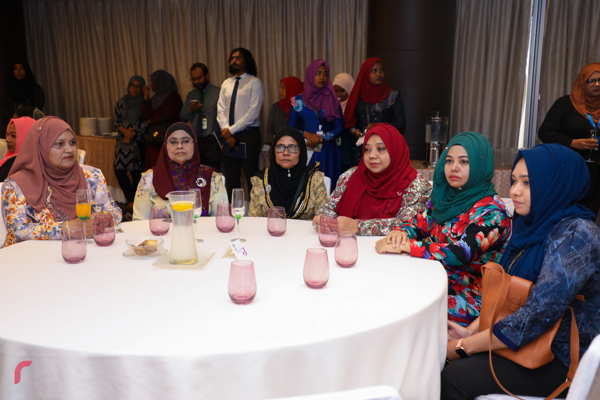 ދޮށީ އުމުރުގެ މީހުންނާބެހޭ ޤައުމީ އެކްޝަން ޕްލޭން އިފްތިތާޙުކުރުމަށް ބޭއްވި ރަސްމިއްޔާތުގެ ތެރެއިން -- ފޮޓޯ: ޔޫސުފް ސޮފްވާން