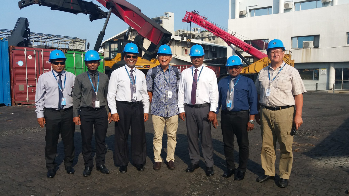 އެމްޕީއެލްގެ ބޯޑް މެމްބަރުން ޕޯޓްގެ ތެރޭގައި