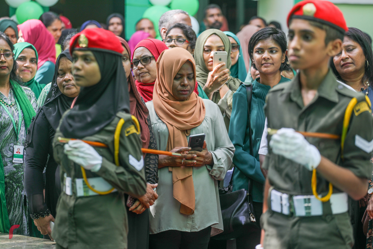 25 ޖުލައި 2019 --ކަލާފާނު ސުކޫލުގެ 30 ވަނަ އަހަރީ ދުވަސް ފާހަގަކުރުމުގެ ގޮތުން ބޭއްވި ފޮޓޯ މައުރަޒު ހުޅުވުމުގެ ރަސްމިއްޔާތު- ފޮޓޯ: ޝުއައިބް މުހައްމަދު