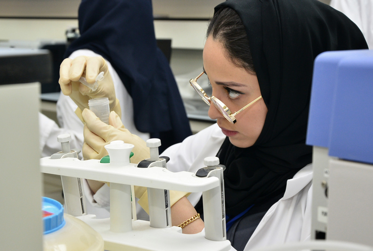 ސައުދީގެ ލެބޯޓަރިއެއް ގައި މީހަކު ހަރަކާތްތެރިވަނީ