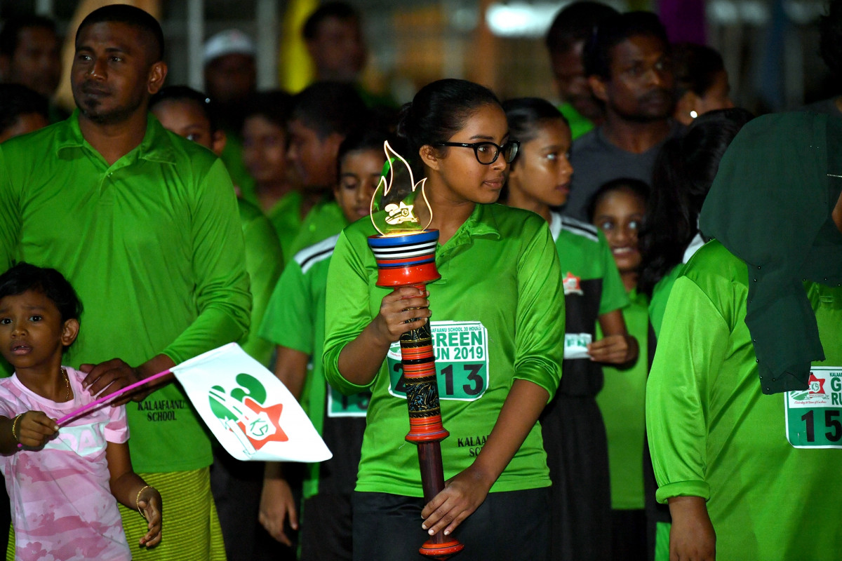 6 ޖުލައި 2019 -- ކަލާފާނުގެ ގްރީން ރަންގެ ދަންމަރު ދަރިވަރަކު ހިފަހައްޓައިގެން -- ފޮޓޯ: ރައީސް އޮފީސް