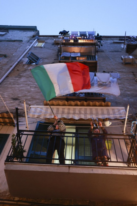 އިޓަލީވިލާތުގެ ލޮކްޑައުން: މުޅި ގައުމު ލޮކްޑައުން ކުރީ މާޗް 9 ގައި