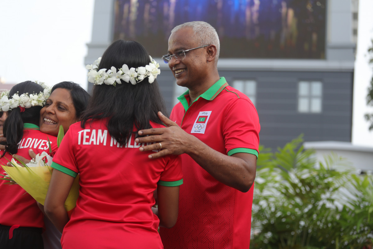 29 ޖުލައި 2019 --ދިވެހި ޓީމުގެ ކުޅުންތެރިންނާ ރައީސް ސަލާމް ކުރައްވަނީ-- ފޮޓޯ: ޝުއައިބް މުހައްމަދު