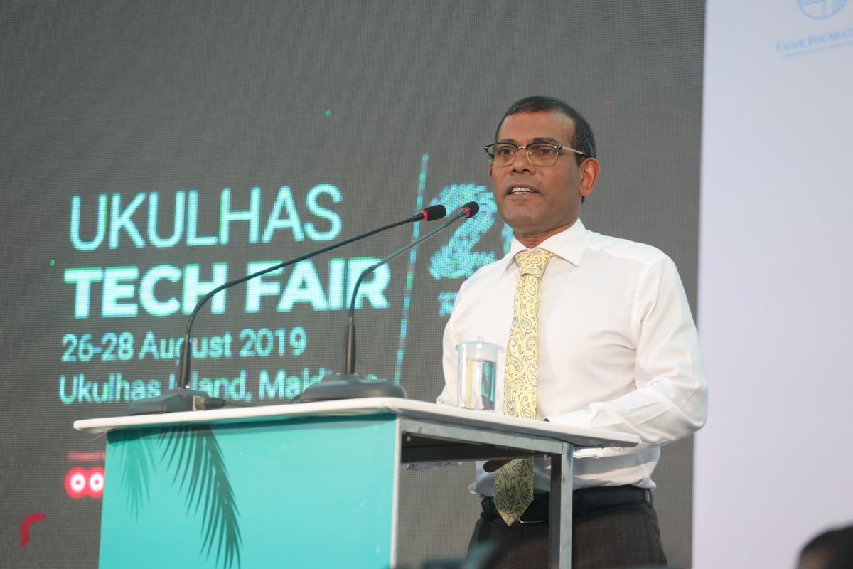 29 އޯގަސްޓް 2019/ އއ.އުކުޅަސް --އުކުޅަސް ޓެކް ފެއަރ ނިންމުމުގެ ޖަލްސާގެ ތެރެއިން، ޖަލްސާ ޝަރަފްވެރި ކޮށްދެއްވާ ރައްޔިތުންގެ މަޖިލިހުގެ ރައީސް މުހައްމަދު ނަޝީދު ވާހަކަފުޅު ދައްކަވަނީ -- ފޮޓޯ: ޝުއައިބް މުހައްމަދު