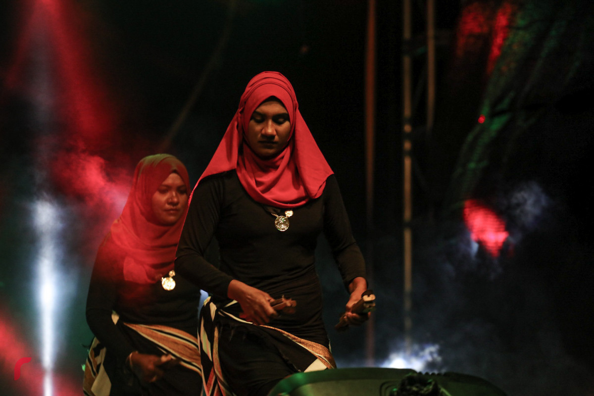 13 އޮގަސްޓް 2019 | ހއ. ހޯރަފުށި -- ހާއުފާ އީދު ޝޯވގެ 3 ވަނަރޭ. މި ޝޯވގައި ގްރެވިޓީ ބޭންޑްގެ އިތުރުން ހޯރަފުށީގެ ޒުވާނުންގެ ހަރަކާތްތައް ފެނިގެން ގޮސްފައިވޭ -- ފޮޓޯ: ޝުއައިބް މުހައްމަދު