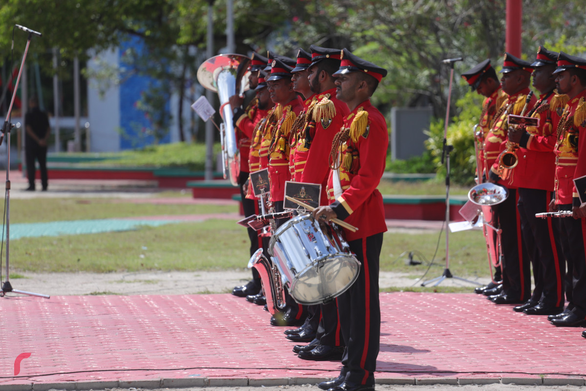 2 ސެޕްޓެމްބަރ 2019 --ބޮޑުވަޒީރު ރަނިލް ރަނިލް ވިކްރަމަސިންހަ އަށް މަރުހަބާ ދެންނެވުމުގެ ހަރަކާތްތައް ރަސްމީ ފާލަމުން-- ފޮޓޯ: ޝުއައިބް މުހައްމަދު