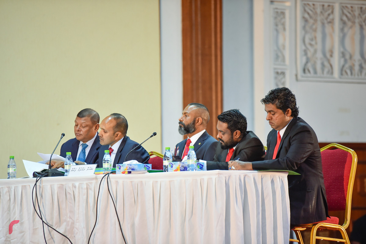 20 ޖޫން 2019 --ހުޅުވާލެވިގެން ކުރިއަށް ގެންދިޔަ ފަންޑިޔާރު އަބްދުﷲ ދީދީގެ އަޑުއެހުމުގެ ތެރެއިން- ފޮޓޯ: ޝުއައިބް މުހައްމަދު