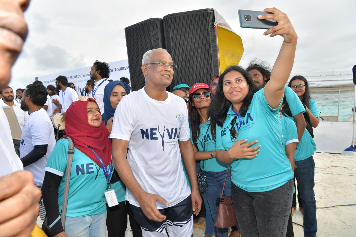 ރާއްޖޭން ޑައިވިންގެ ދުނިޔޭގެ ރެކޯޑު މުގުރާލުން